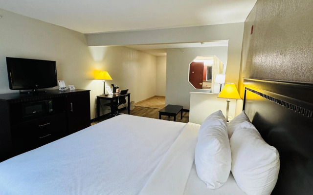 Econo Lodge Inn & Suites Monroe