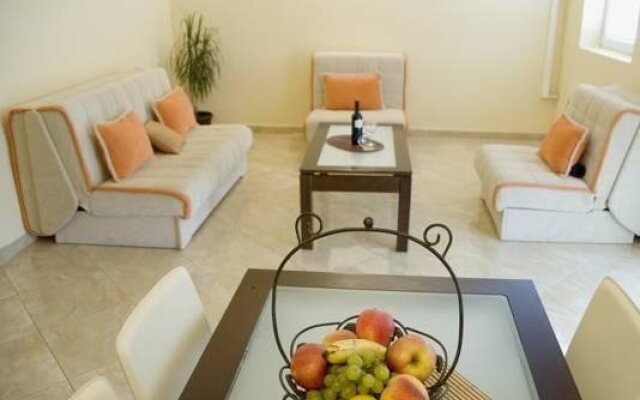 Contessa Apartments