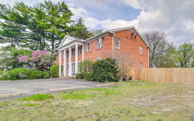 7 Mi to Downtown Toledo: Pet-friendly Apartment