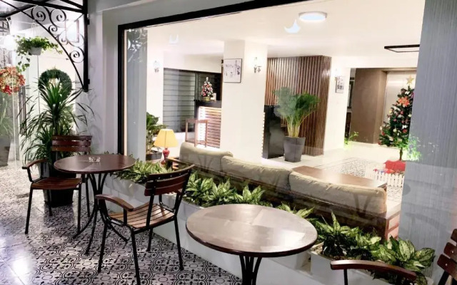 Hana Stay Tran Quoc Hoan