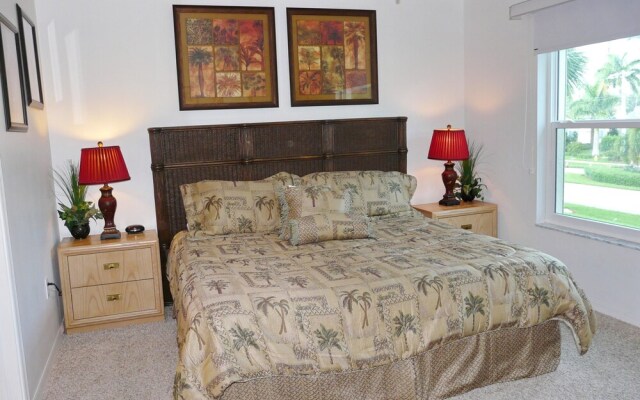 Peaceful Condo With Pool Across From South Beach