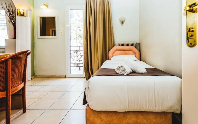 Designer Suite Amazing View Of Meteora 1 Bedroom Apts