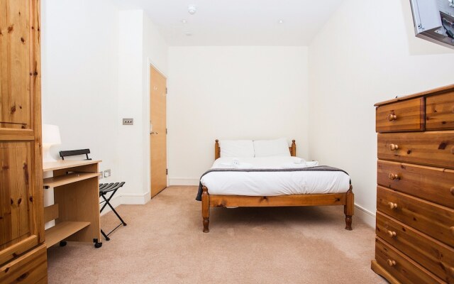 Modern & Spacious Home on Old Kent Road