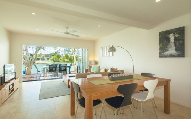 Noosa Entrance Waterfront Resort