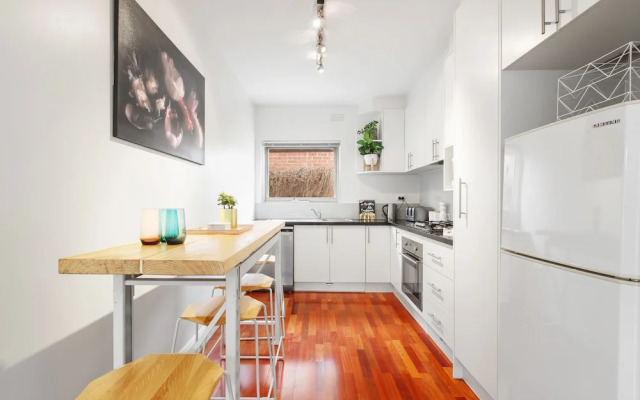 Balcony Retreat Apartment by Ready Set Host