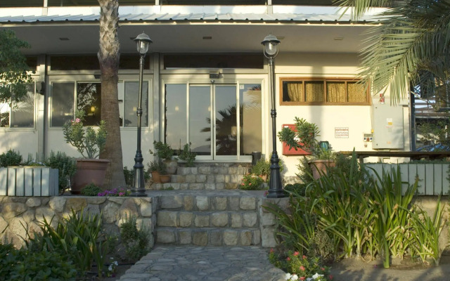 Arava Hostel