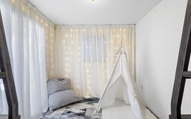 Jacuzzi and Park Bliss by HomeSlice stays