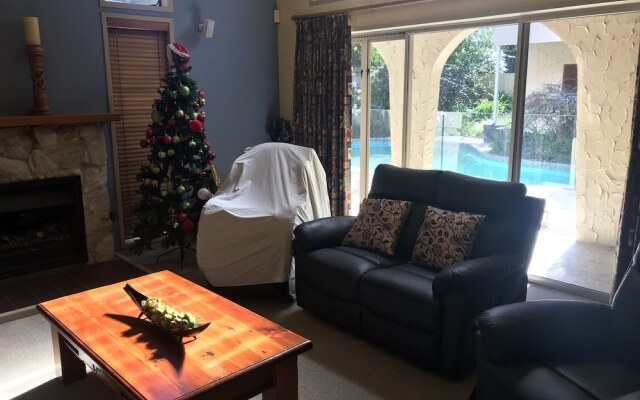 Bush Villa Swimming Pool