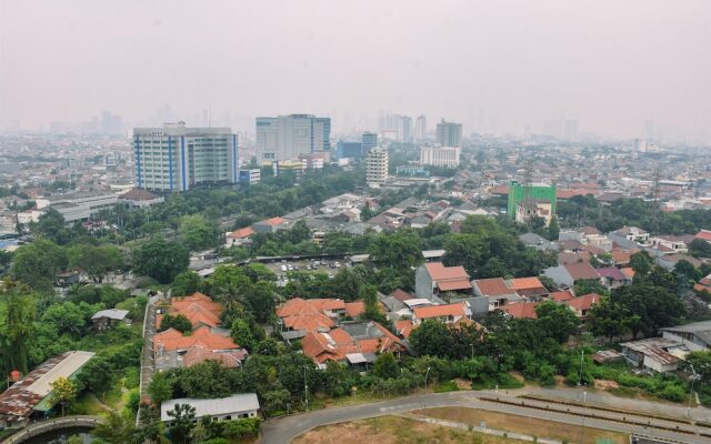 Comfortable And Strategic 2Br At Green Pramuka City Apartment