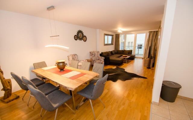 Penthouse Seven Private Roof Terrace Lake View