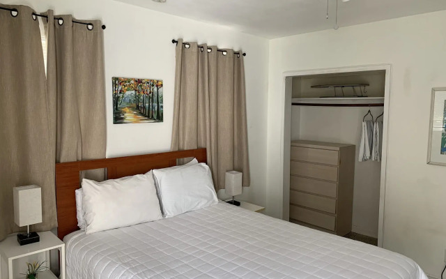 Tiana Beach Inn