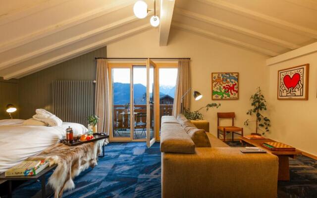 Shed HOTEL
