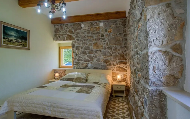 Beautiful Home in Garica With Wifi and 4 Bedrooms