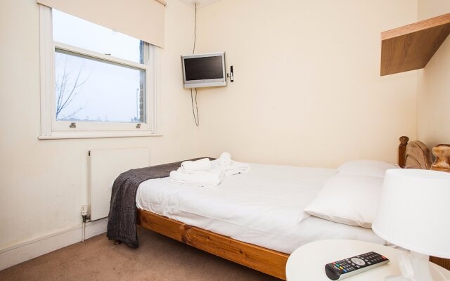 Modern & Spacious Home on Old Kent Road
