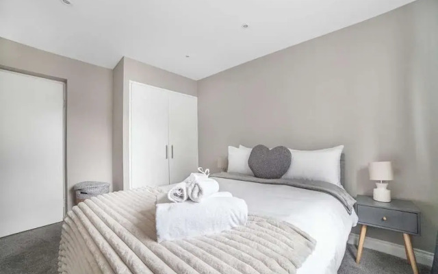 Elegant Retreat 1bed Near Central London