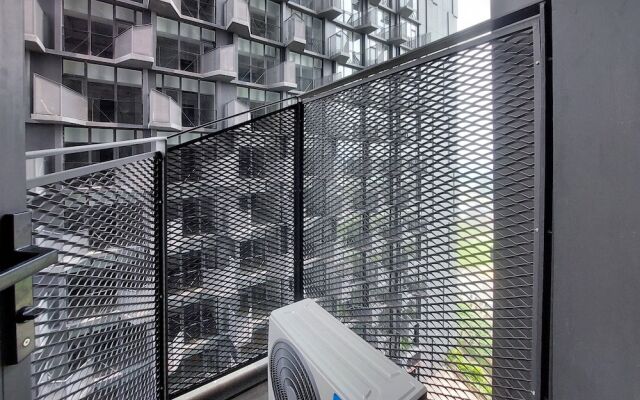 Simply Look Studio Apartment Carstensz Residence