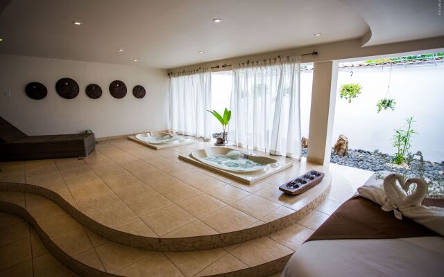 Coronado Luxury Club & Suite (ex:Coronado Golf & Beach Resort)