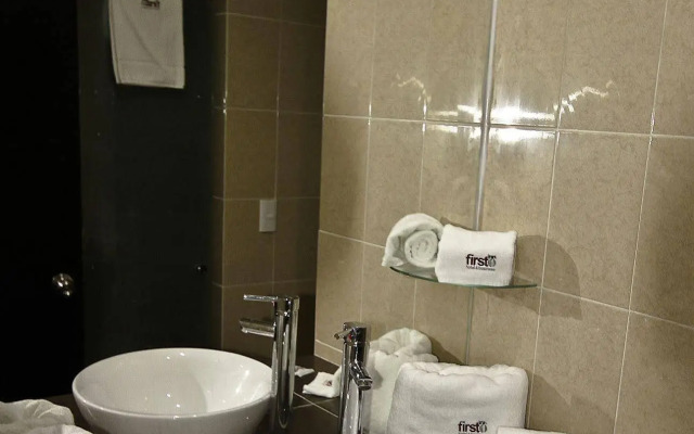 First Inn Hotel & Business