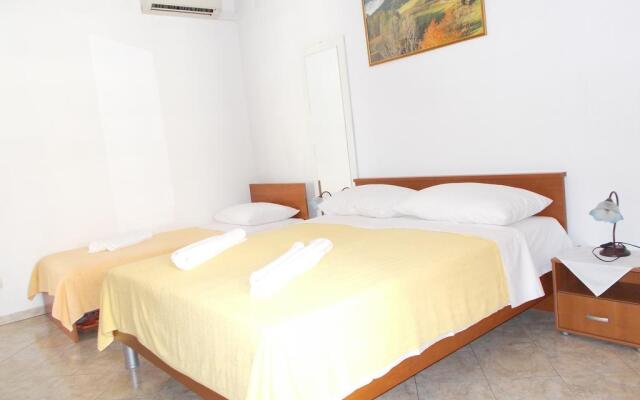 Guesthouse Ava