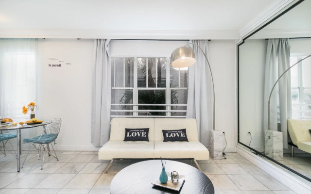 Holiday Apartment on Lincoln Road