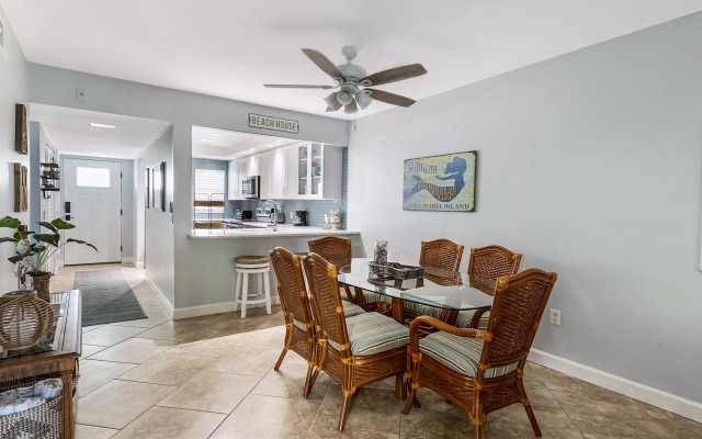 Sun Plaza West Unit 204