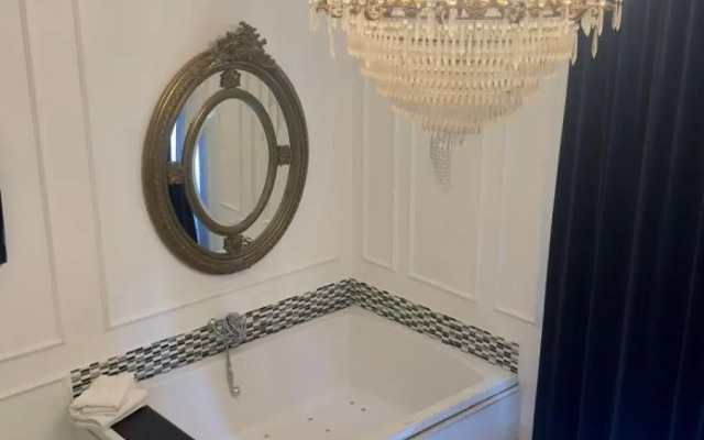 Sinagoga JACUZZI SUITE