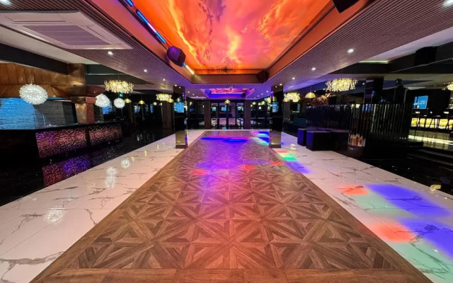 Palms Hotel & Retreat By Palette London Romford