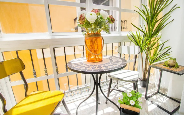 Spacious and Bright Apartment by La RecepciÃ³n