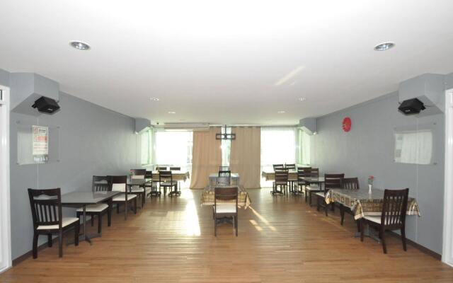 Kriss Residence