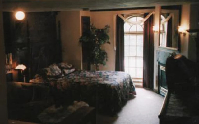 Sturbridge Country Inn