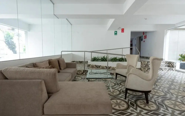 Modern 1 BR Barranco Apartment High Floor