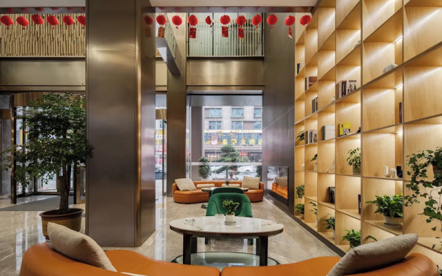 Wanzai Yijia La Maison Hotel