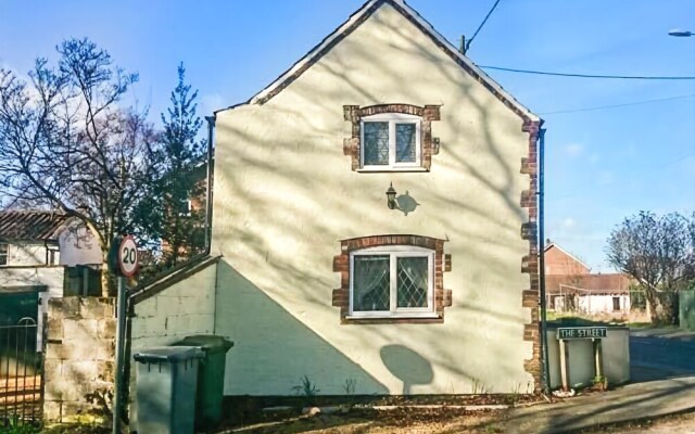 1 Fakenham Road
