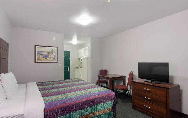 Savannah Suites - Arvada, Colorado