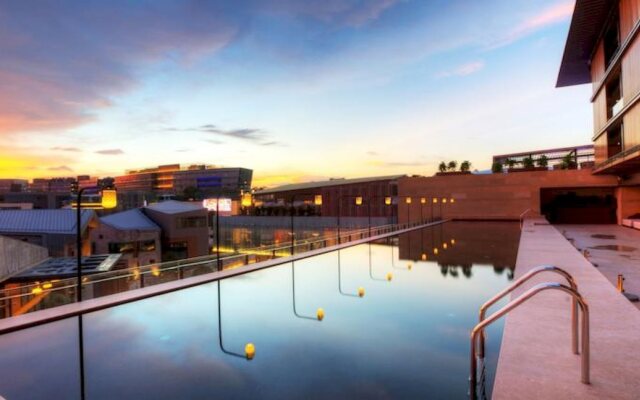 Bay Breeze Hotel