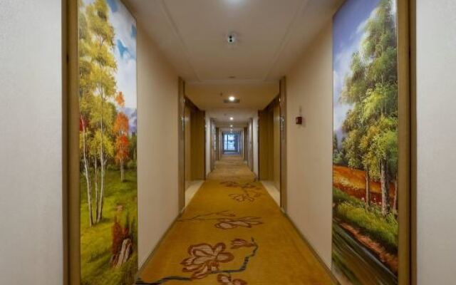 Vienna Hotel (Yichun High-speed Railway Station Wanda)