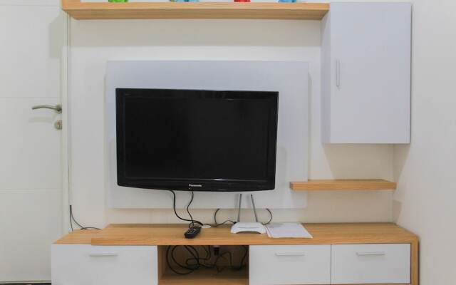 Beautiful and Comfy 1BR at Bassura City Apartment