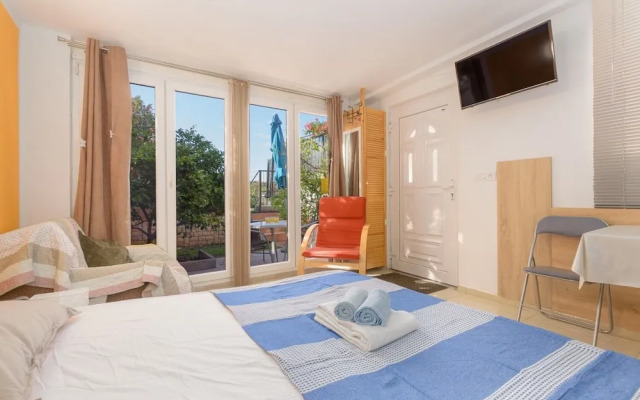 Orange - Garden Terrace - SA1