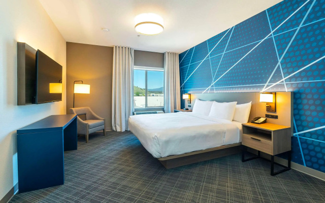 Comfort Suites Kelowna