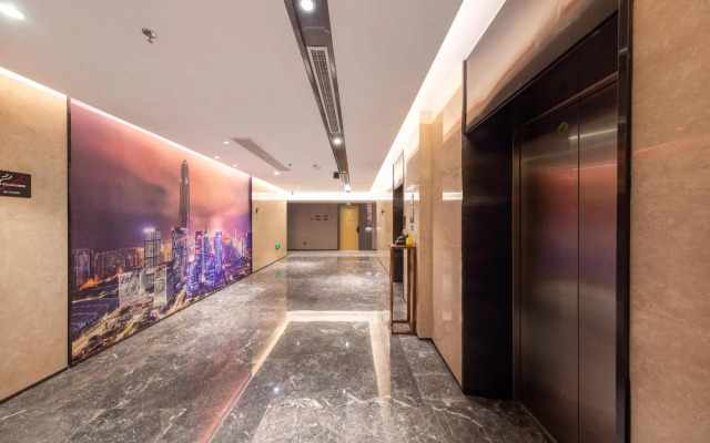 Shenzhen Huaqiangbei Sports Center Atour Hotel