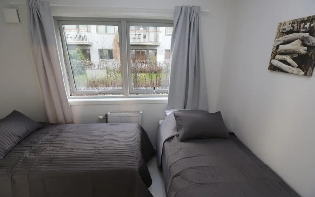Sentral 3 roms top leilighet med gratis parkering