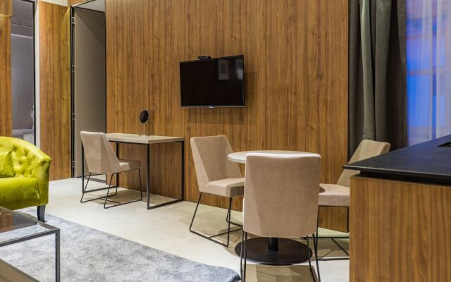 Dezman Luxury Center