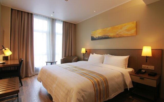 Homeinn Plus Hotel (Shanghai Wuning Road Subway Station Anyuan Road)