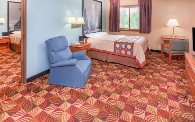 Super 8 by Wyndham Shipshewana