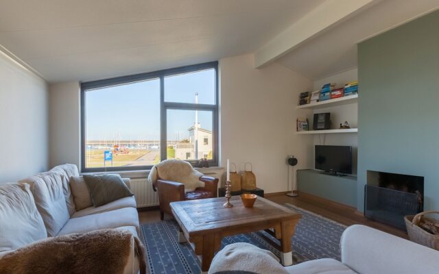 Spacious Bungalow With Enclosed Garden