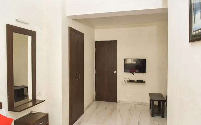 OYO 12854 Hotel Sahara Inn