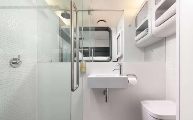 YOTELAIR London Gatwick