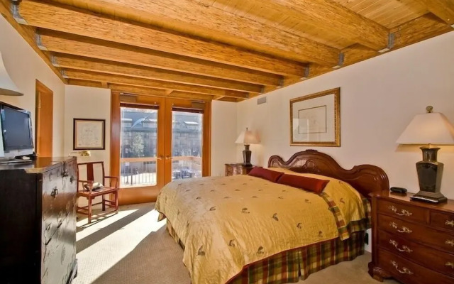 Downtown Penthouse 4 Bedroom Condo