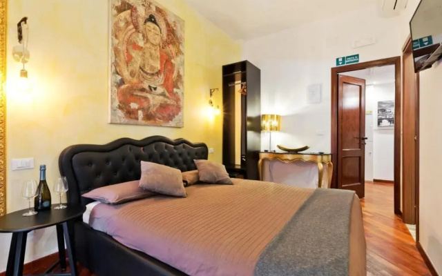 Vatican QG Rooms