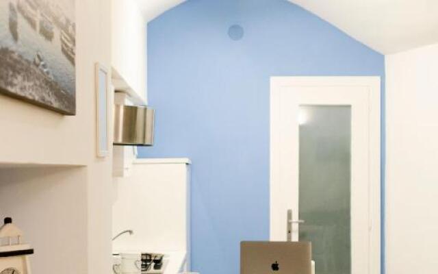 Partenope House Mare